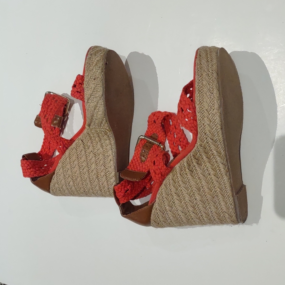 Beautiful sandals by Steven Madden ⭐✨🍀